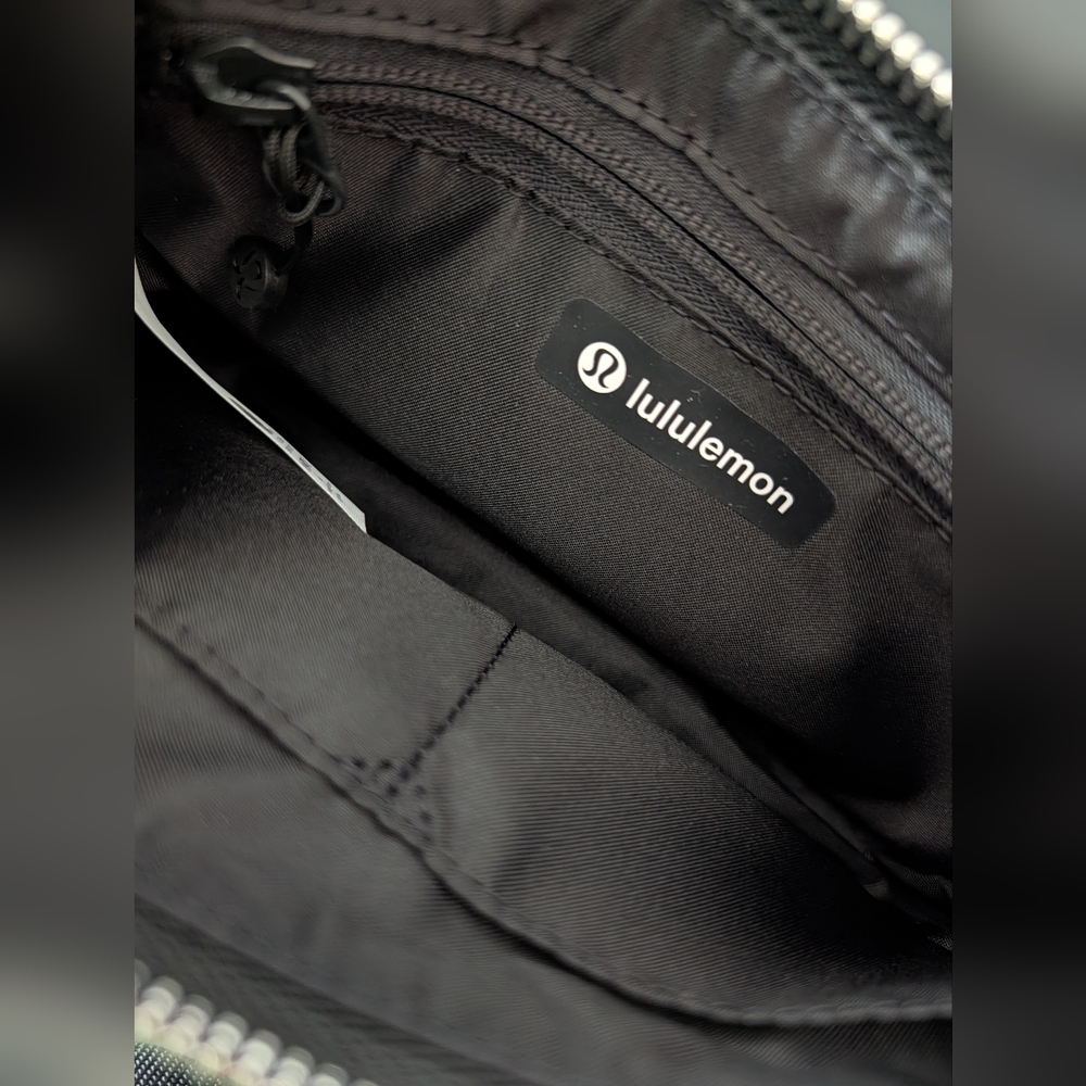 ✨Bundle (2)✨ Lululemon City Essentials Mini Shoul… - image 5